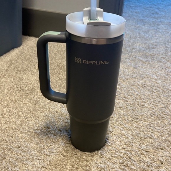 Stanley Matte Tumbler with Handle and Lid in color 'charcoal' 30 ounce - Picture 3 of 8